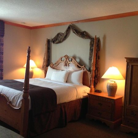 Petawawa River Inn & Suites Esterno foto