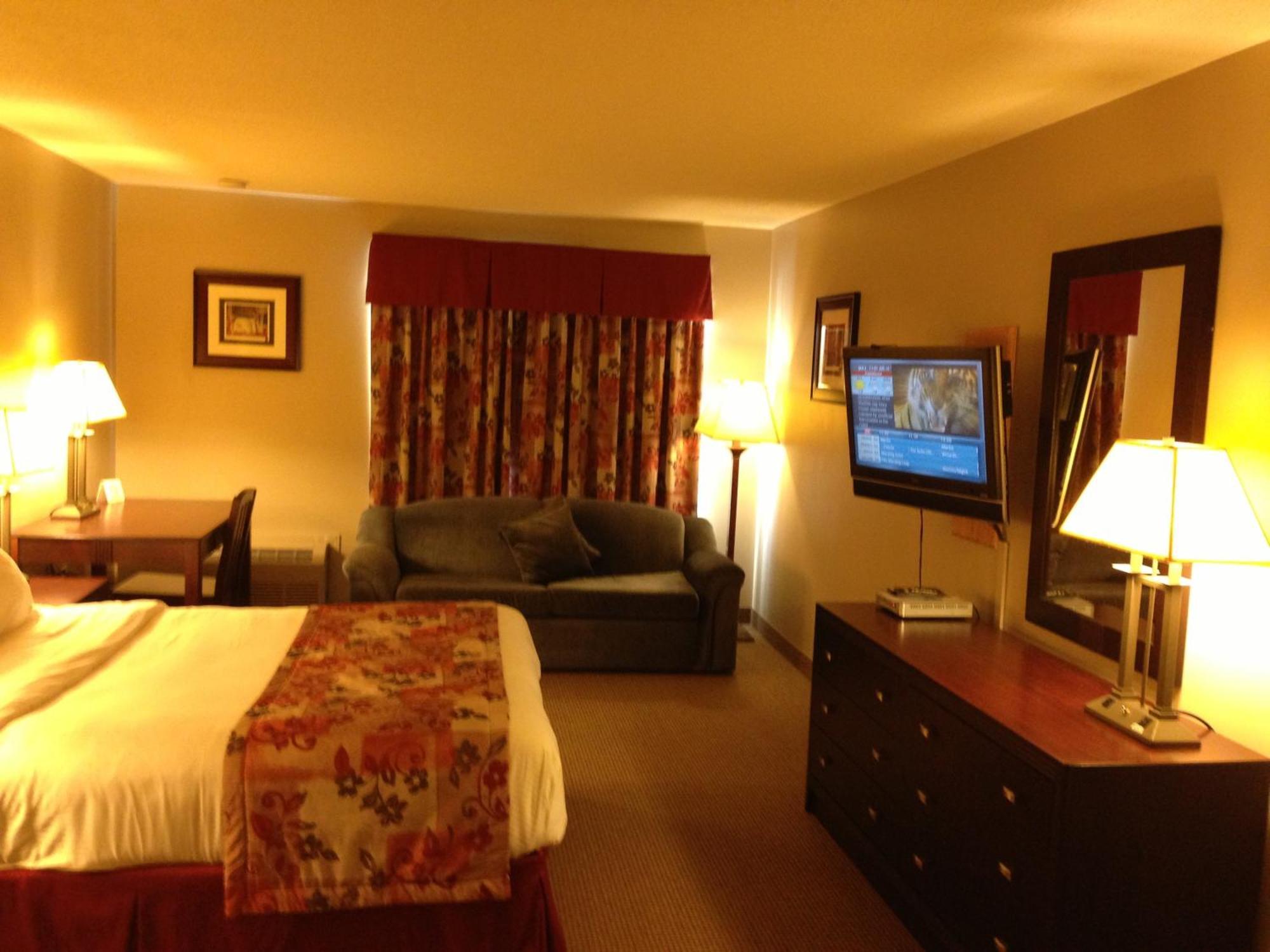 Petawawa River Inn & Suites Esterno foto