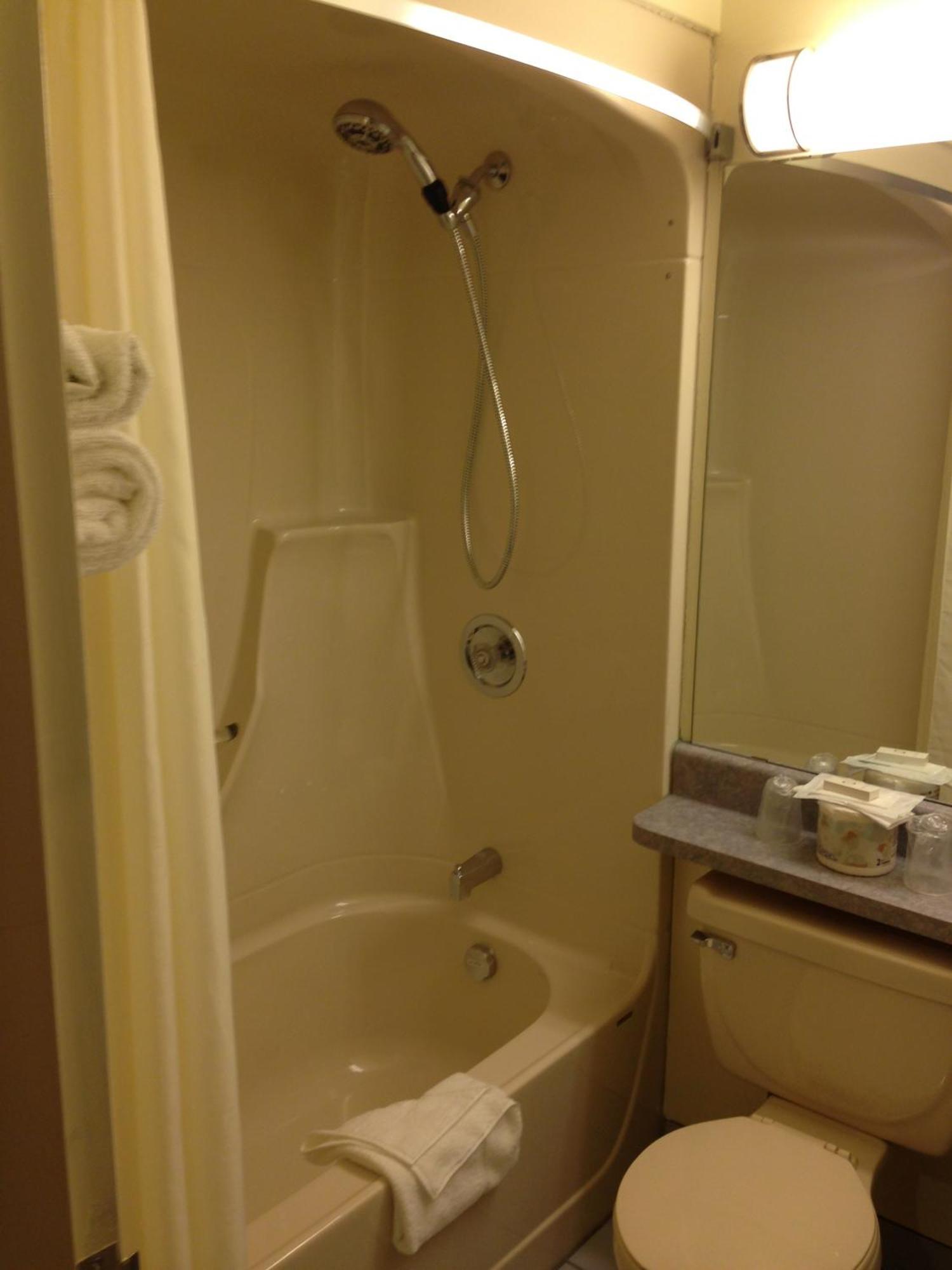 Petawawa River Inn & Suites Esterno foto