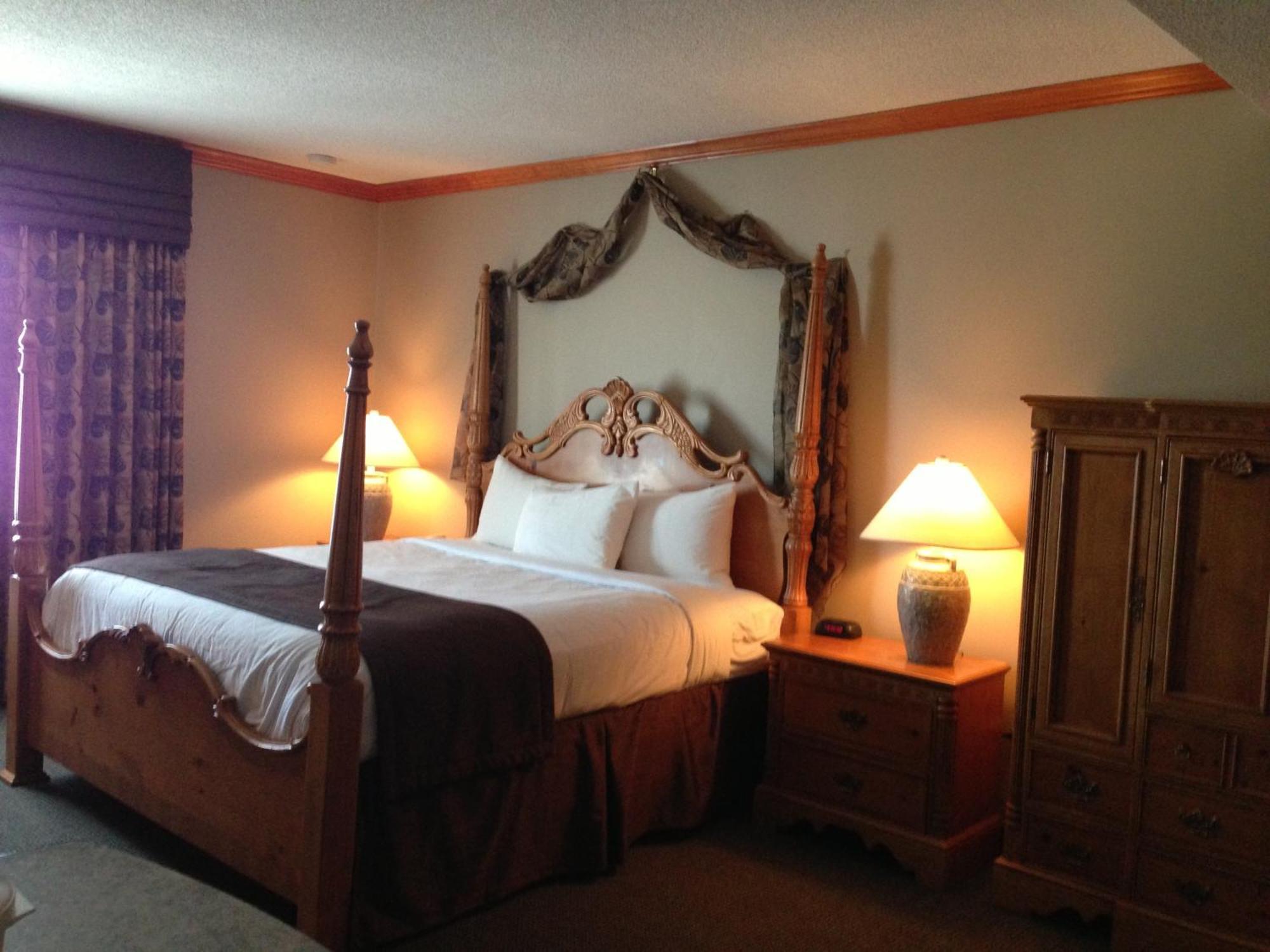 Petawawa River Inn & Suites Esterno foto